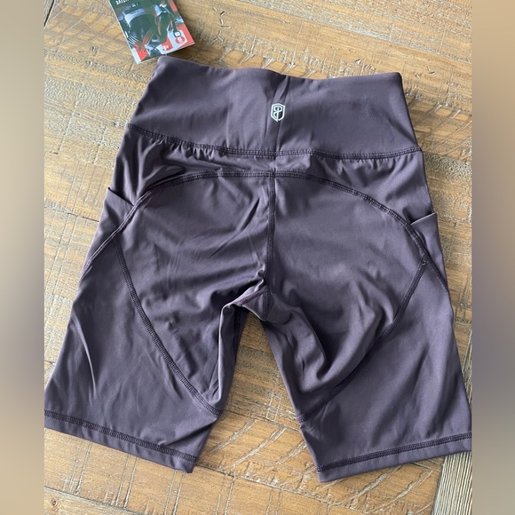 Born Primitive Cadence bike short 8” Sz S nwt deep plum - Picture 3 of 5